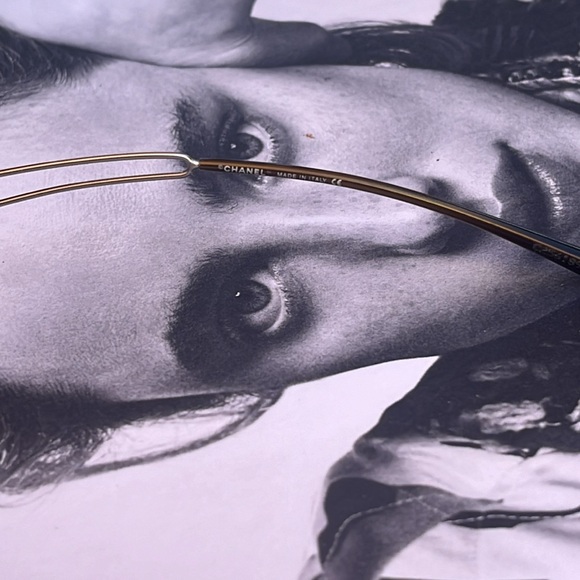 CHANEL SUNGLASSES - Picture 6 of 11